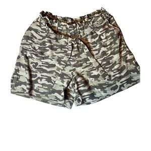 Full Circle Trends Green Camo Pull On Shorts Womens Size 2X New